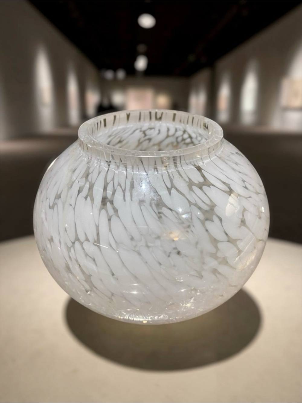 Thomas O’Brien Vintage Modern Art Glass Vase White Clear